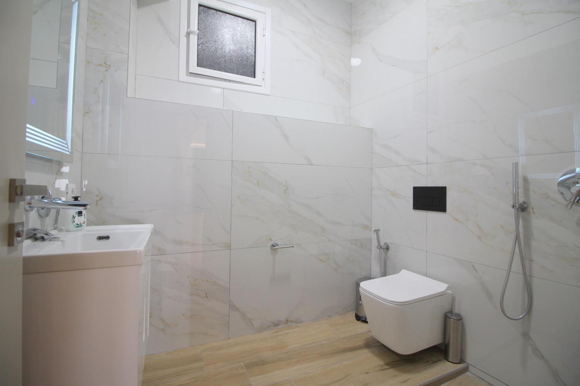 Alis Apartments Sarande Exterior photo