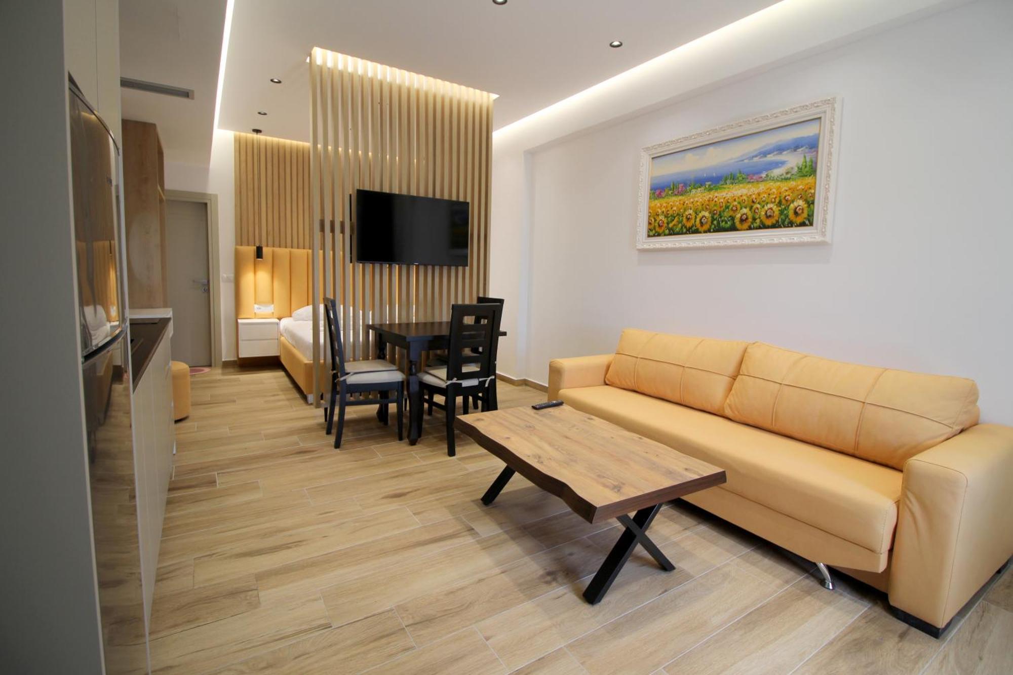 Alis Apartments Sarande Exterior photo