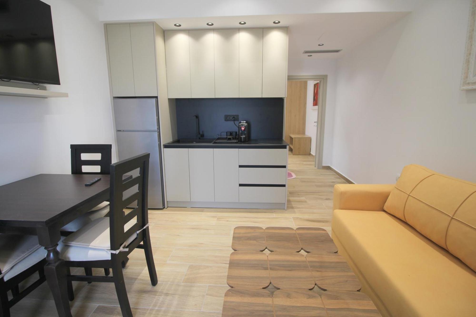Alis Apartments Sarande Exterior photo